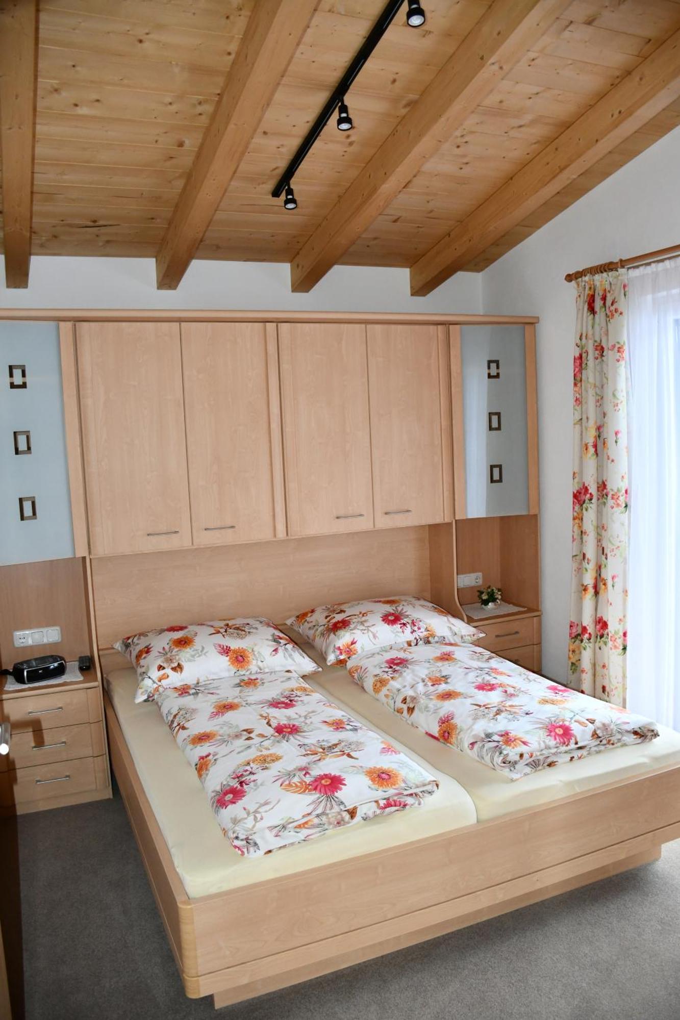 Gaestehaus Brugger Neukirchen am Grossvenediger Room photo